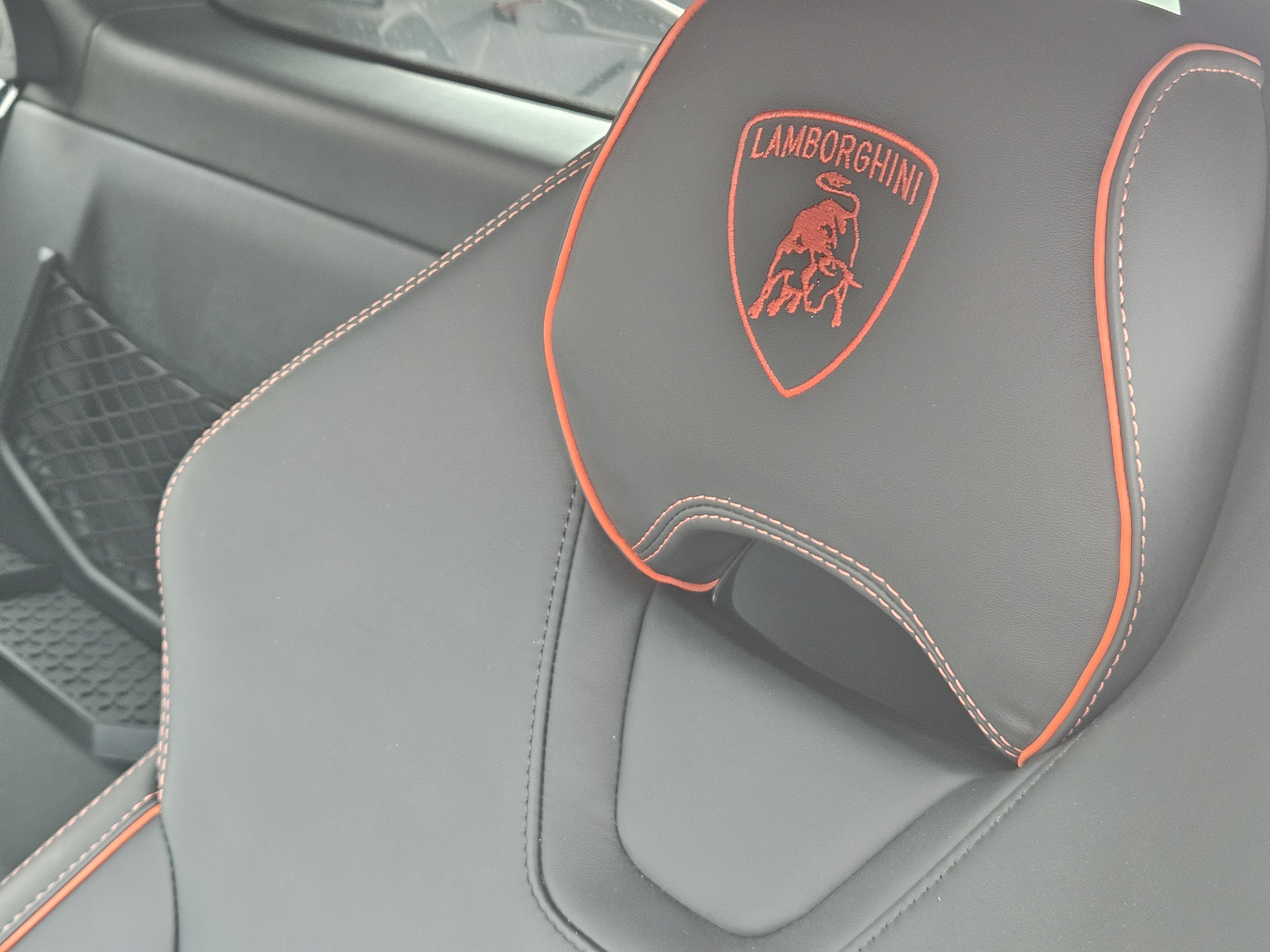 Used 2020 Lamborghini Huracan EVO AWD/4WD image 17