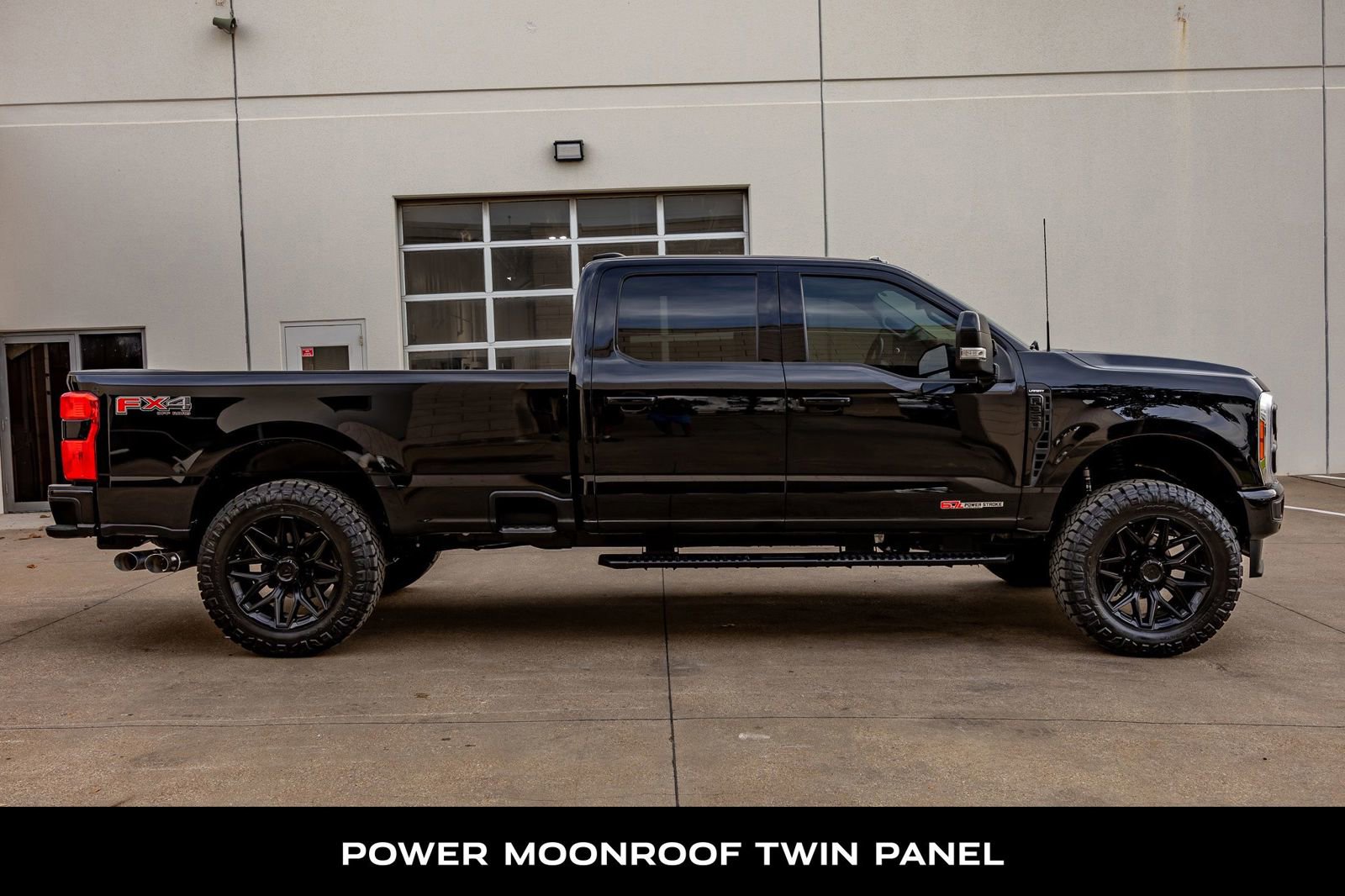 Used 2023 Ford F350 Lariat w/ Lariat Ultimate Package AWD/4WD image 11