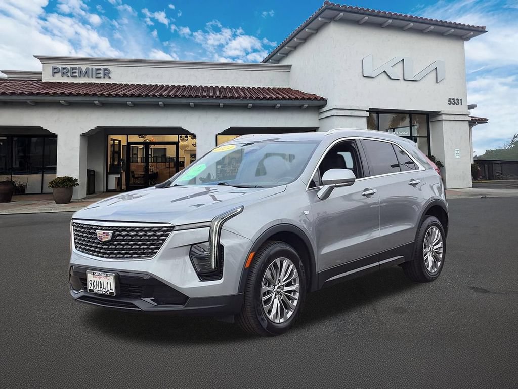 Used 2024 Cadillac XT4 Premium Luxury FWD image 4