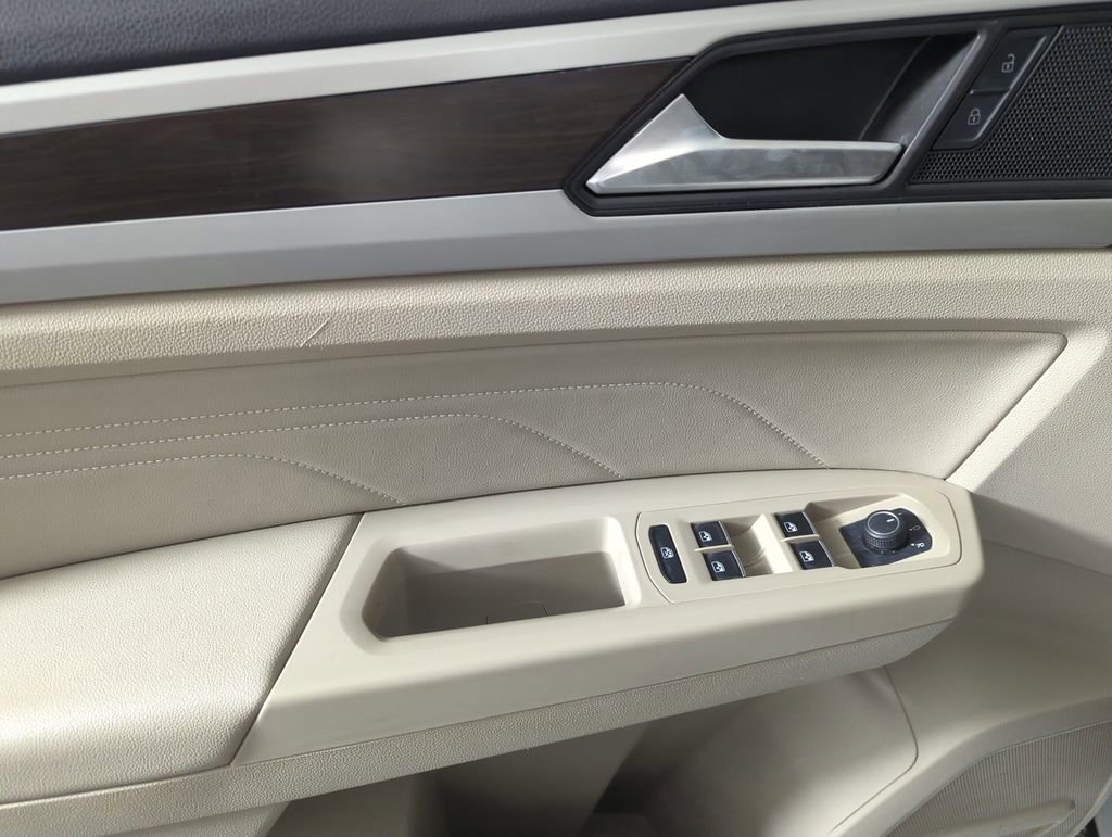 Used 2022 Volkswagen Atlas SE image 9