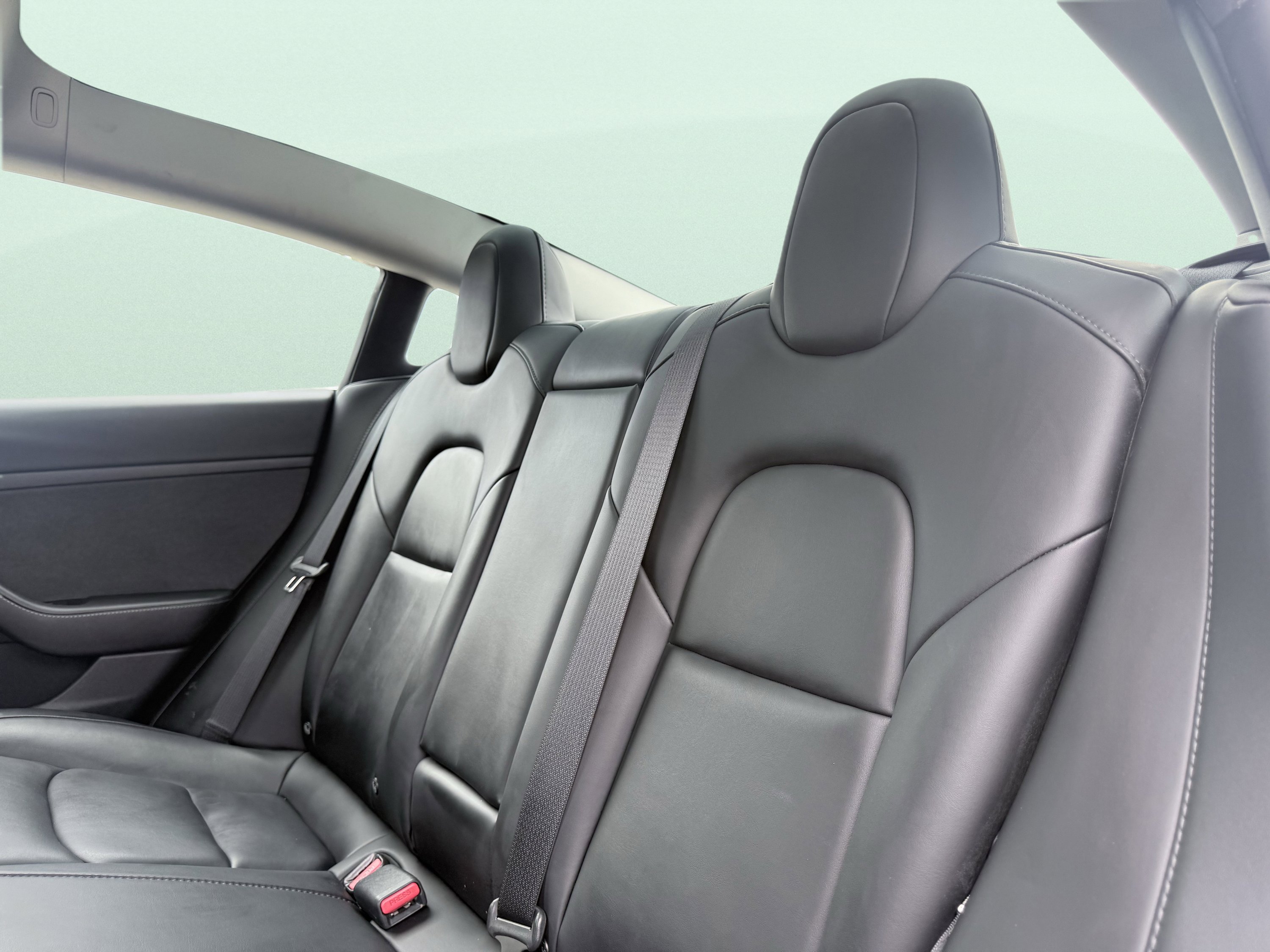 Used 2023 Tesla Model 3 Standard Range image 34