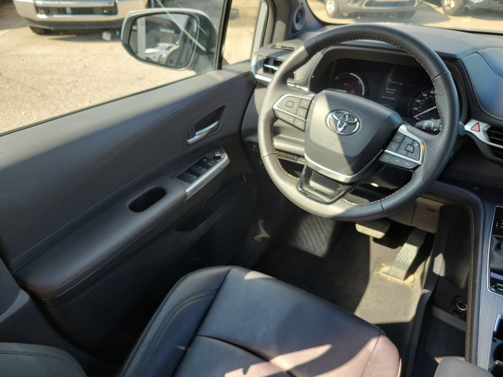 Used 2023 Toyota Sienna XLE Woodland Edition AWD/4WD image 23