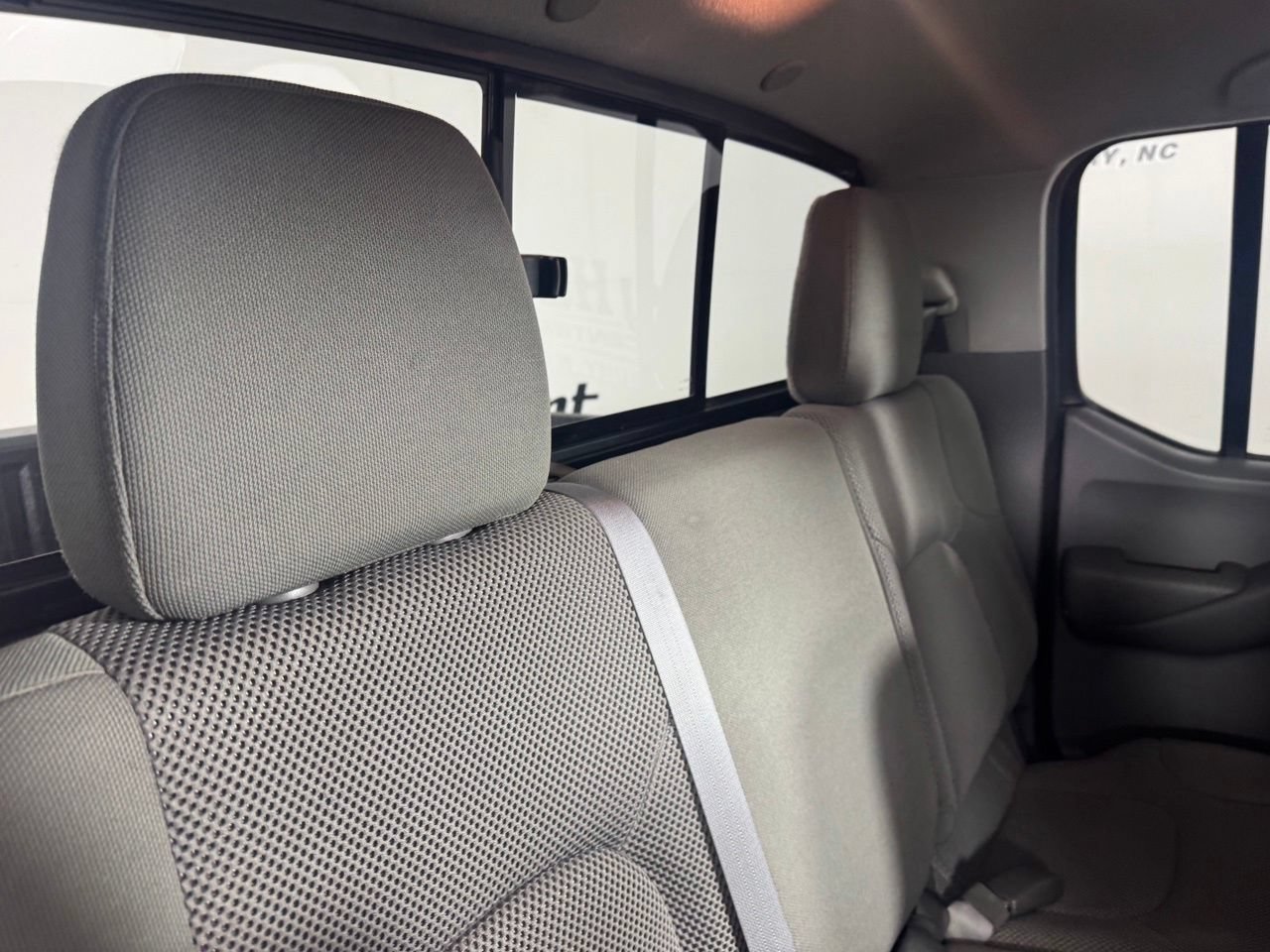 Used 2021 Nissan Frontier SV w/ Midnight Edition Floor Mats AWD/4WD image 29