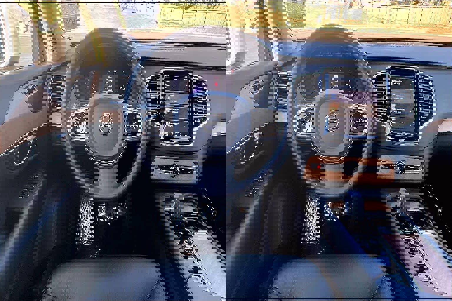 Used 2023 Volvo XC90 B5 Plus image 8