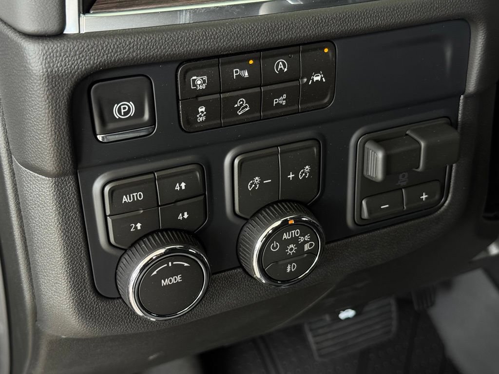 New 2026 Chevrolet Tahoe LT w/ Comfort Package AWD/4WD image 30