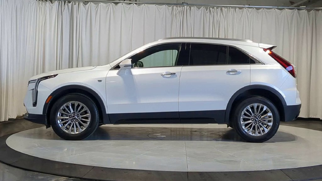 Used 2024 Cadillac XT4 Premium Luxury AWD/4WD image 5