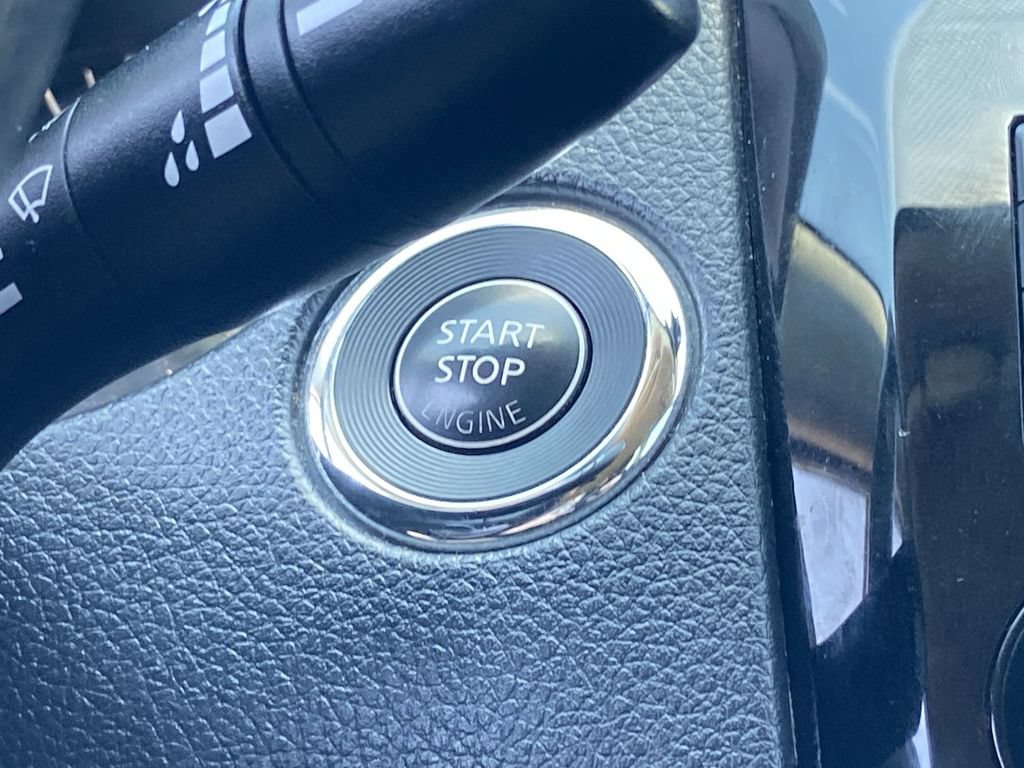 Used 2020 Nissan Rogue SV AWD/4WD image 12