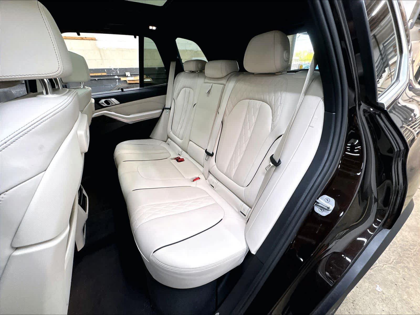 Used 2023 BMW X5 xDrive40i w/ Executive Package AWD/4WD image 28