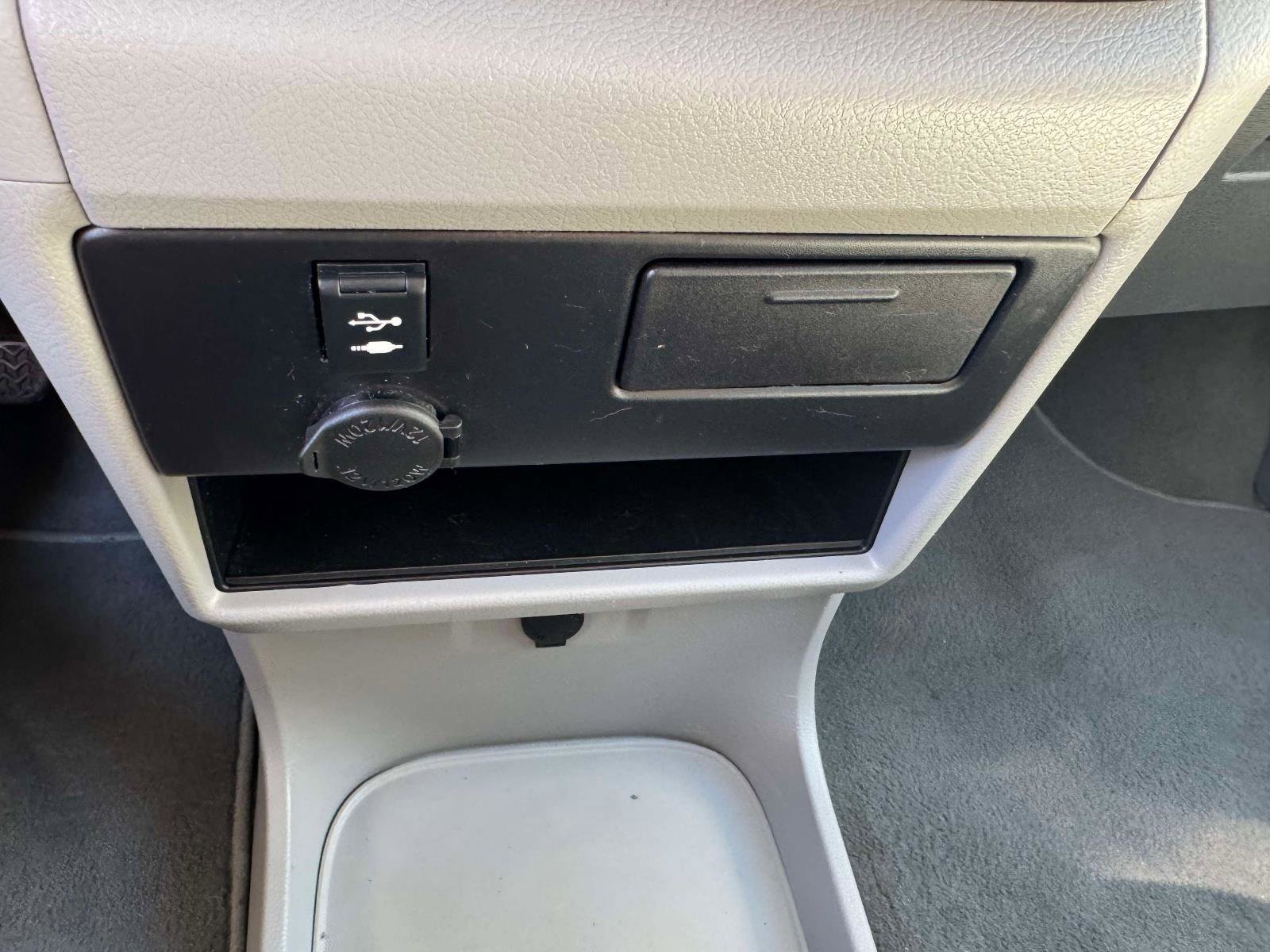 Used 2020 Toyota Sienna LE w/ Cargo Management Package image 24