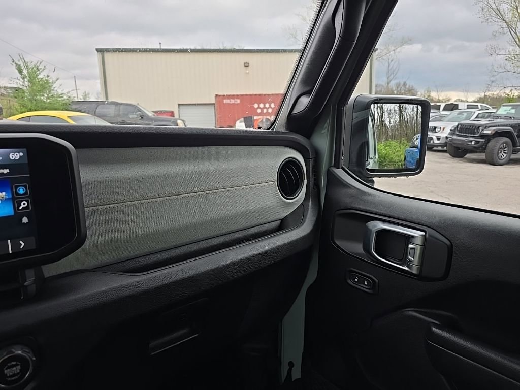 Used 2024 Jeep Wrangler Sport S image 23