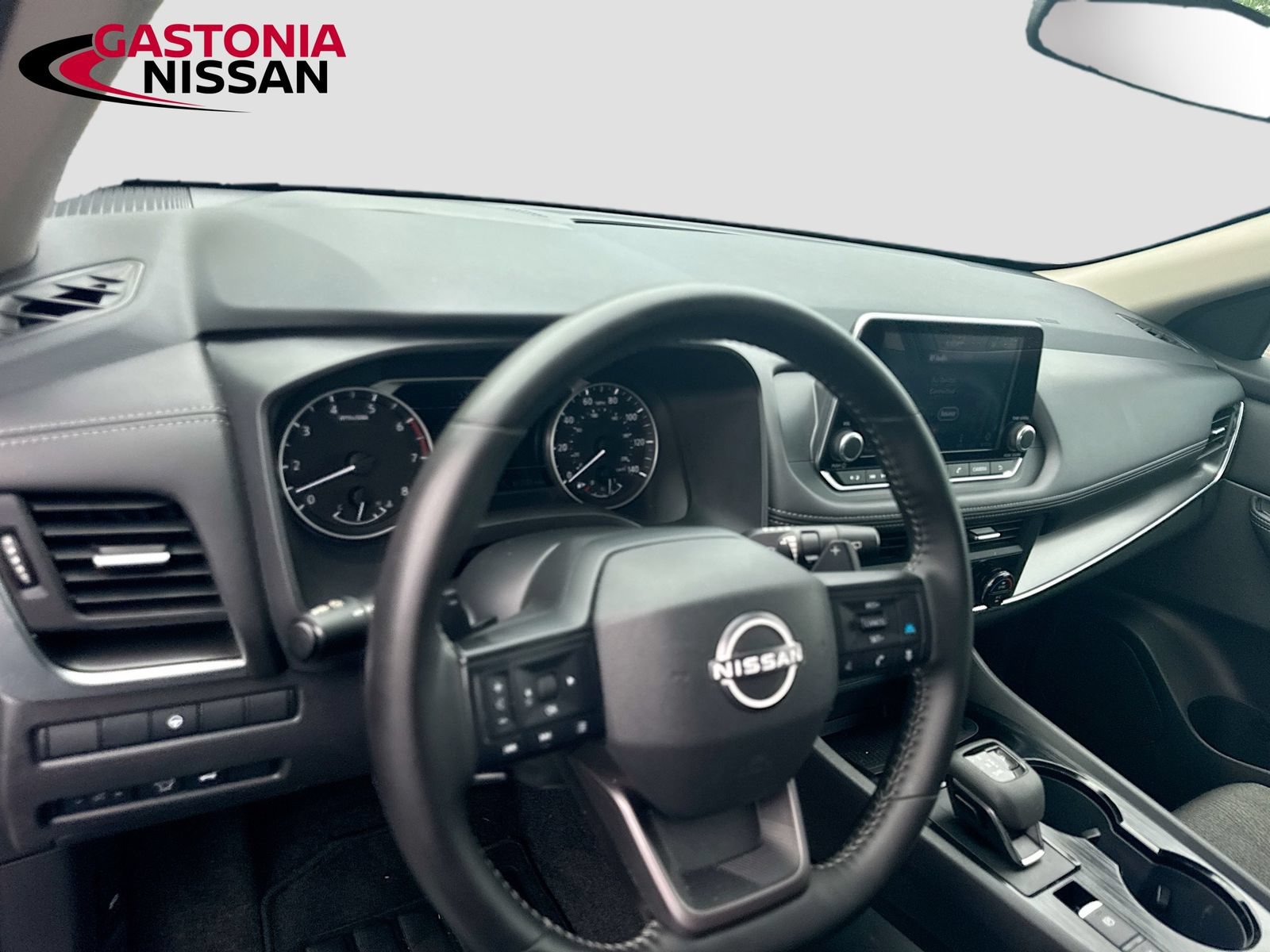 Used 2026 Nissan Rogue SV FWD image 11