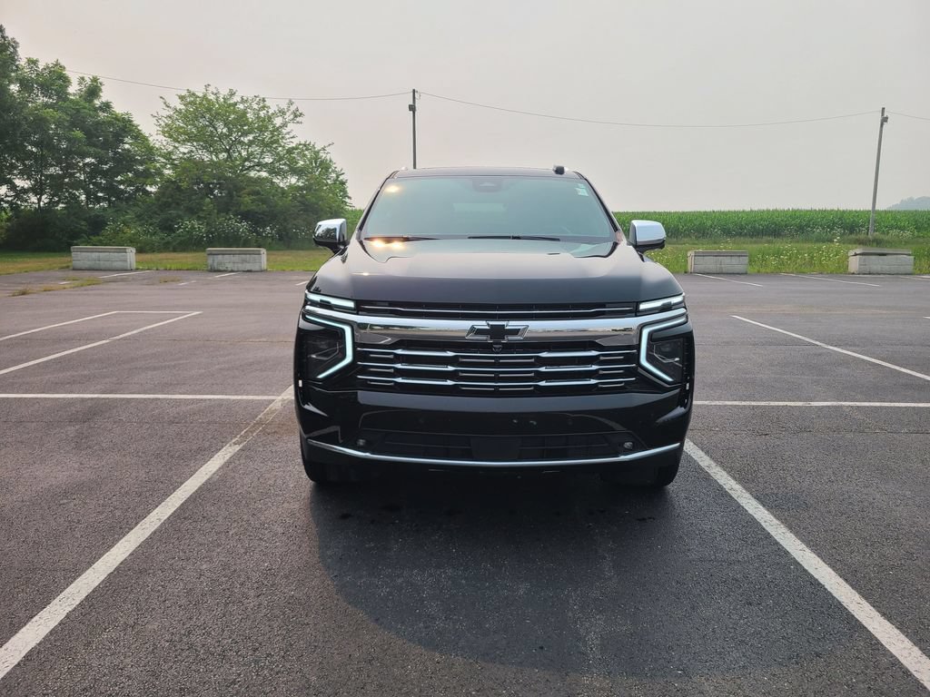 Used 2025 Chevrolet Tahoe Premier AWD/4WD image 2