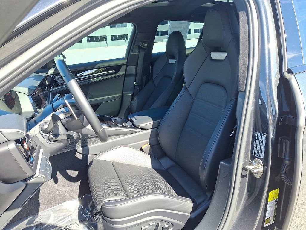 Certified 2024 Porsche Panamera image 4