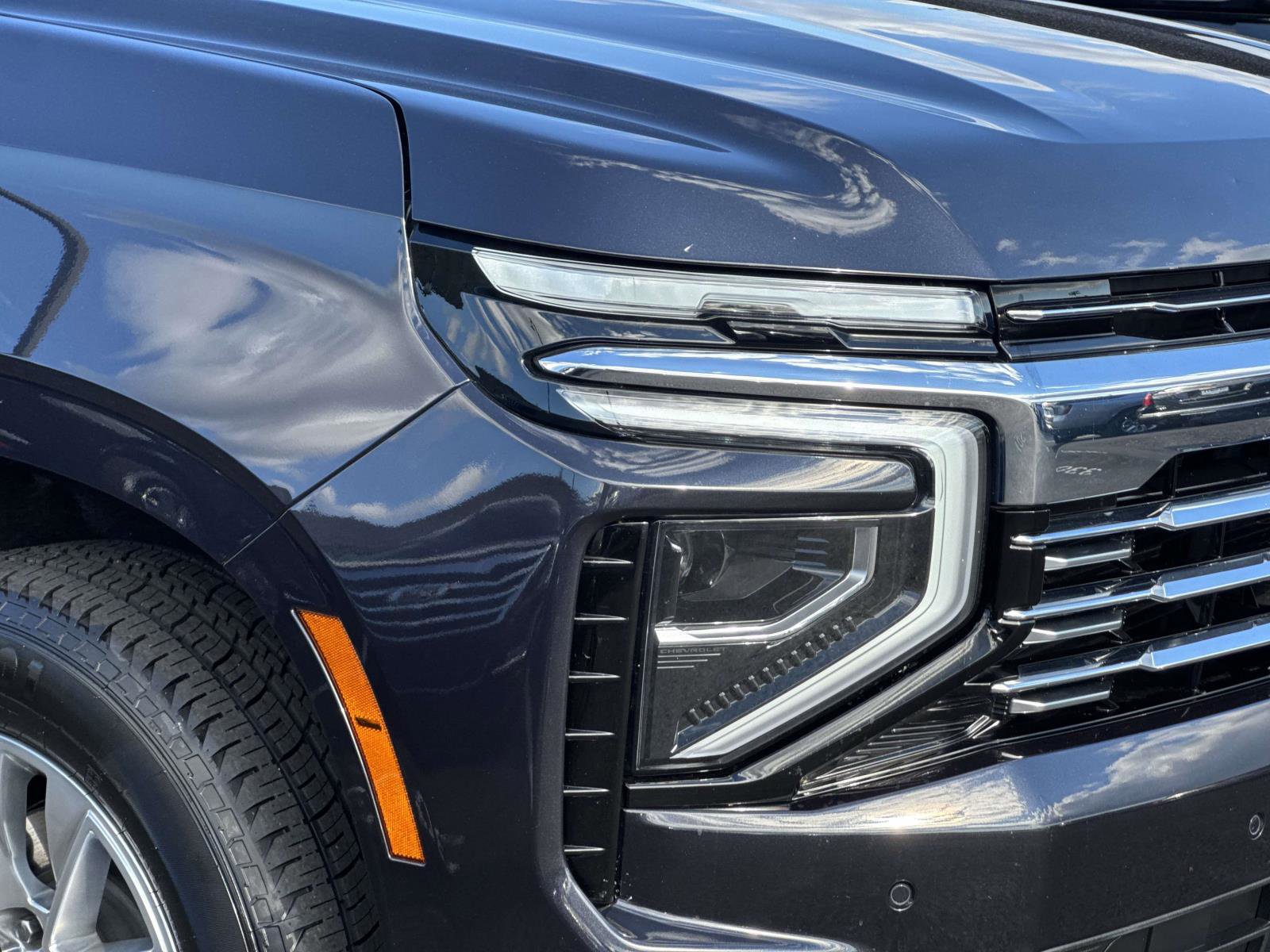 Certified 2025 Chevrolet Suburban Premier image 28