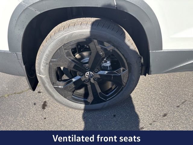 New 2025 Volkswagen Taos SEL AWD/4WD image 7