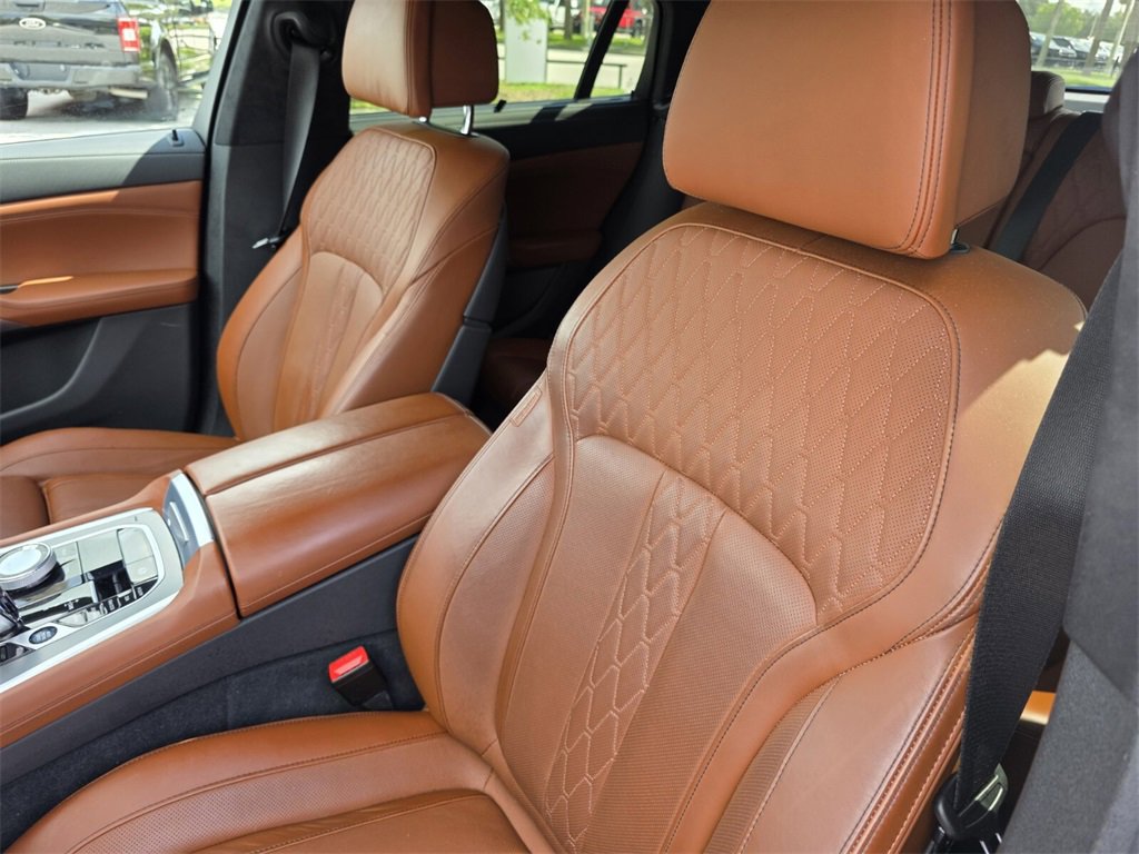 Used 2023 BMW X6 xDrive40i w/ Executive Package image 11
