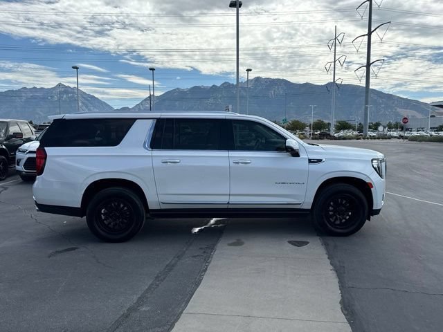 Used 2023 GMC Yukon XL Denali AWD/4WD image 6
