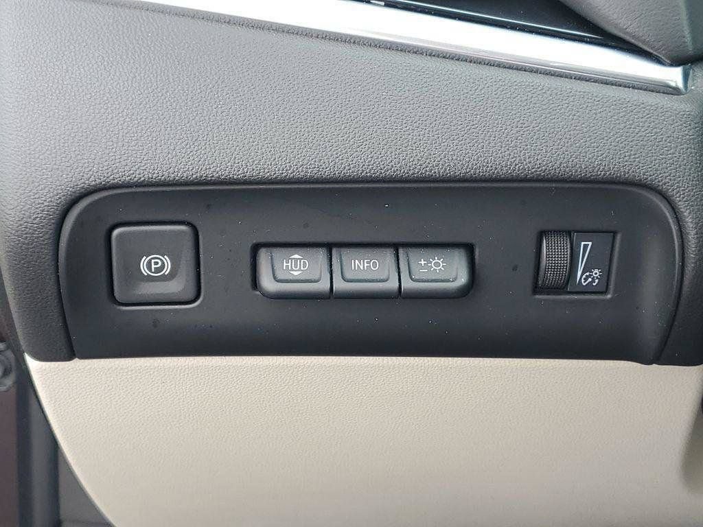 Used 2022 Buick Enclave Avenir w/ Avenir Technology Package AWD/4WD image 9