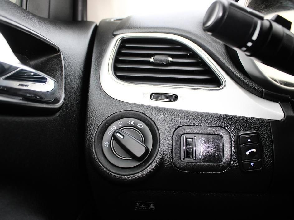 Used 2018 Dodge Journey SE FWD image 10
