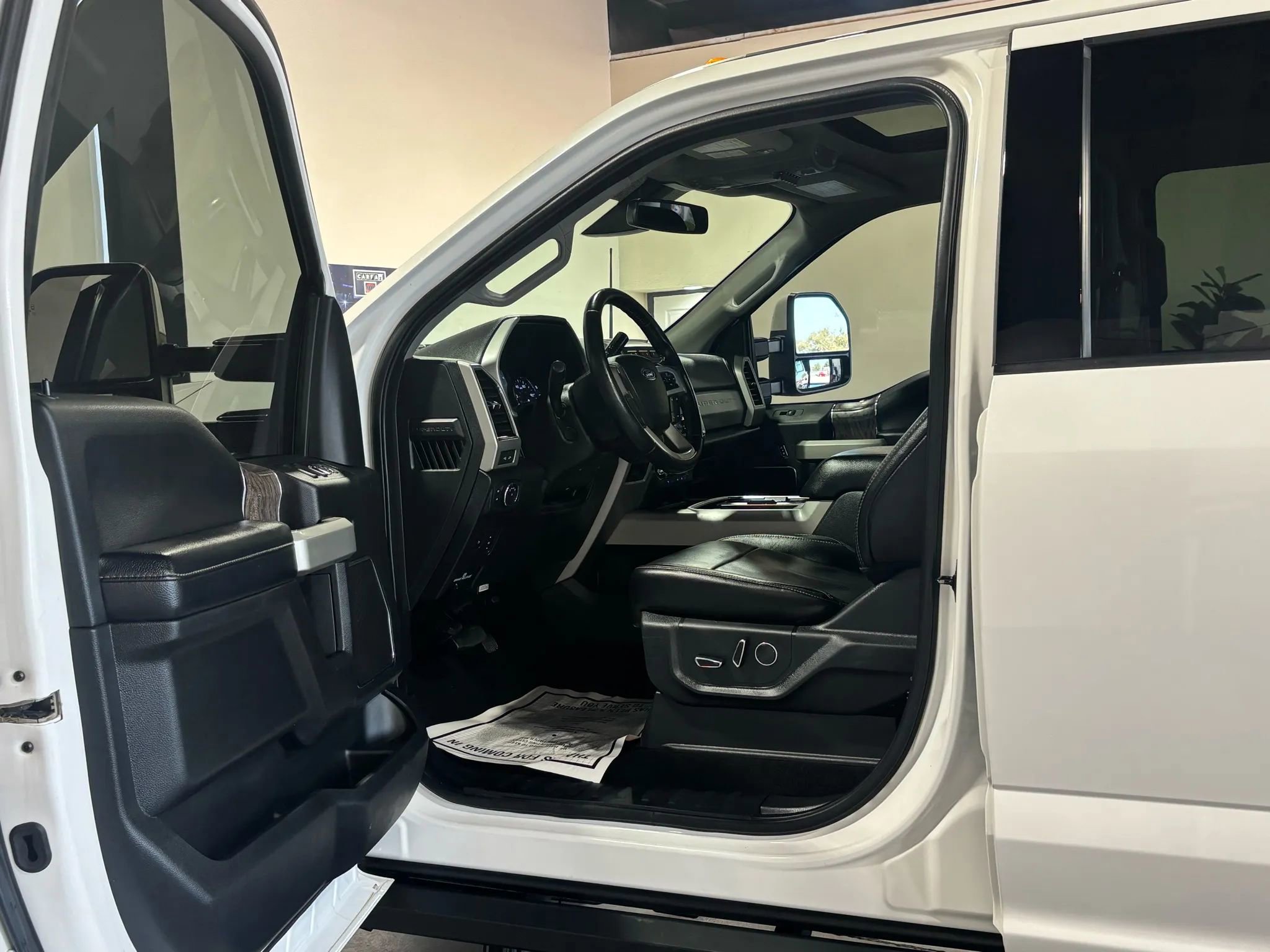 Used 2019 Ford F350 Lariat w/ Lariat Ultimate Package image 10