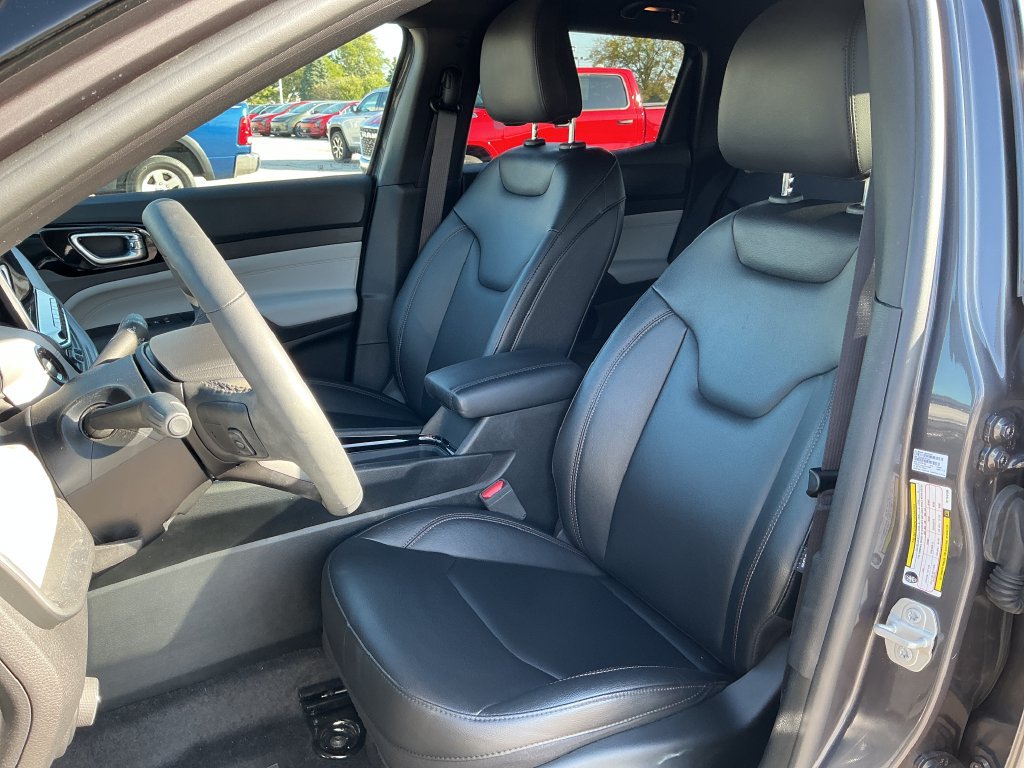Used 2024 Jeep Compass Limited AWD/4WD image 11