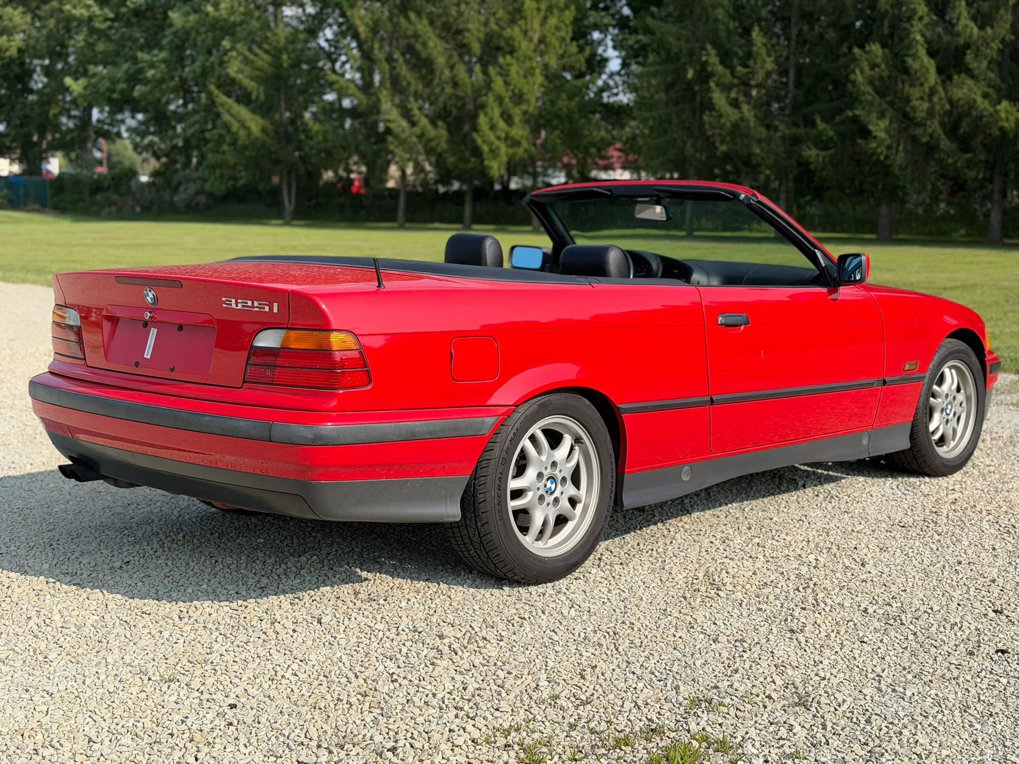 Used 1995 BMW 325i Convertible RWD image 5