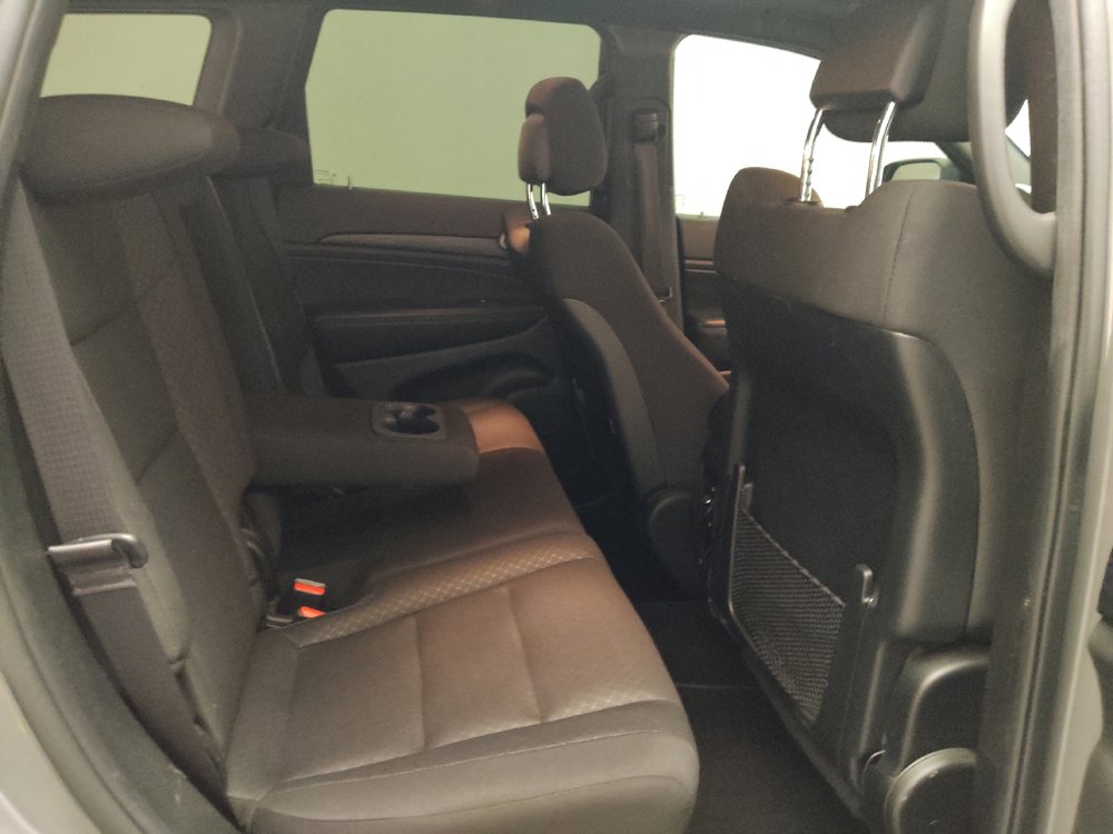 Used 2020 Jeep Grand Cherokee Laredo RWD image 19