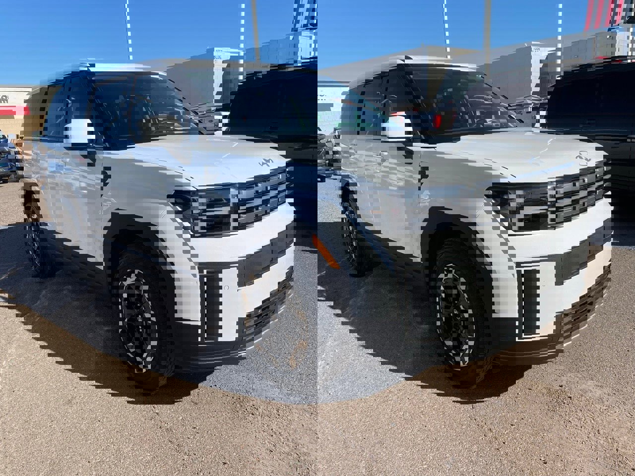 Used 2025 Hyundai Santa Fe SE