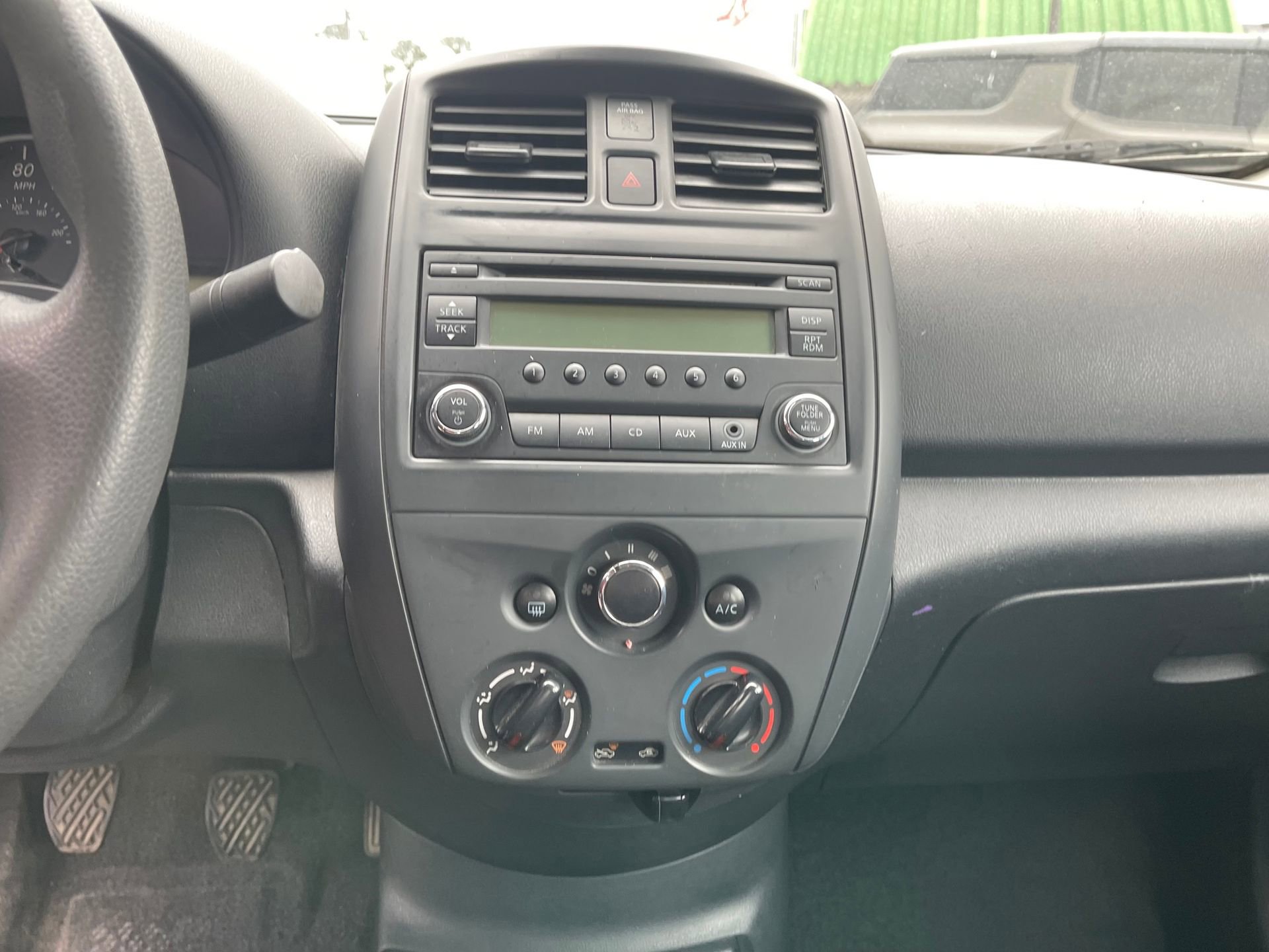 Used 2015 Nissan Versa S FWD image 17