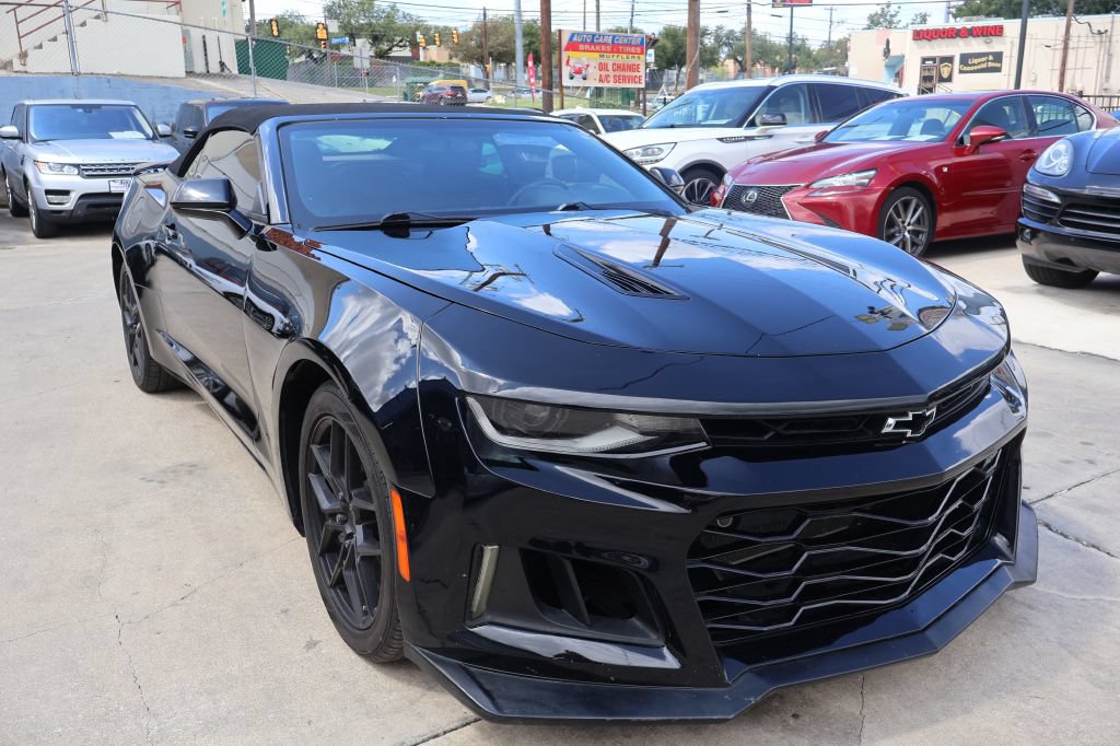 Used 2019 Chevrolet Camaro LT RWD image 1