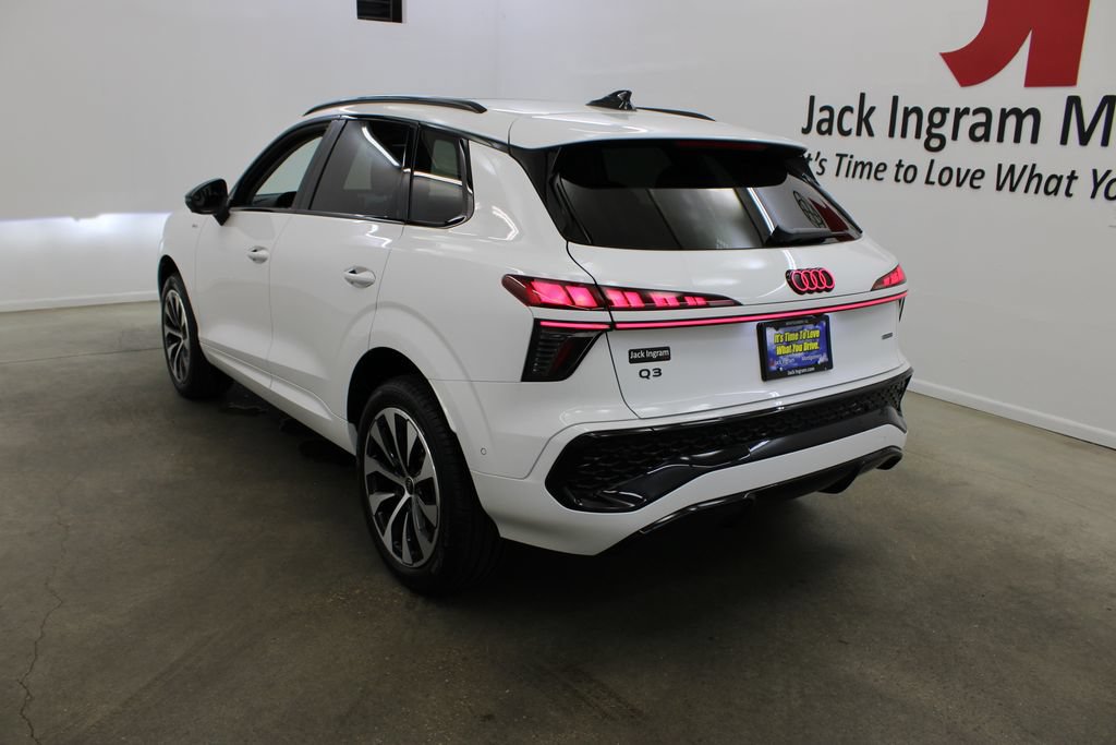 New 2026 Audi Q3 quattro 2.0T AWD/4WD image 3