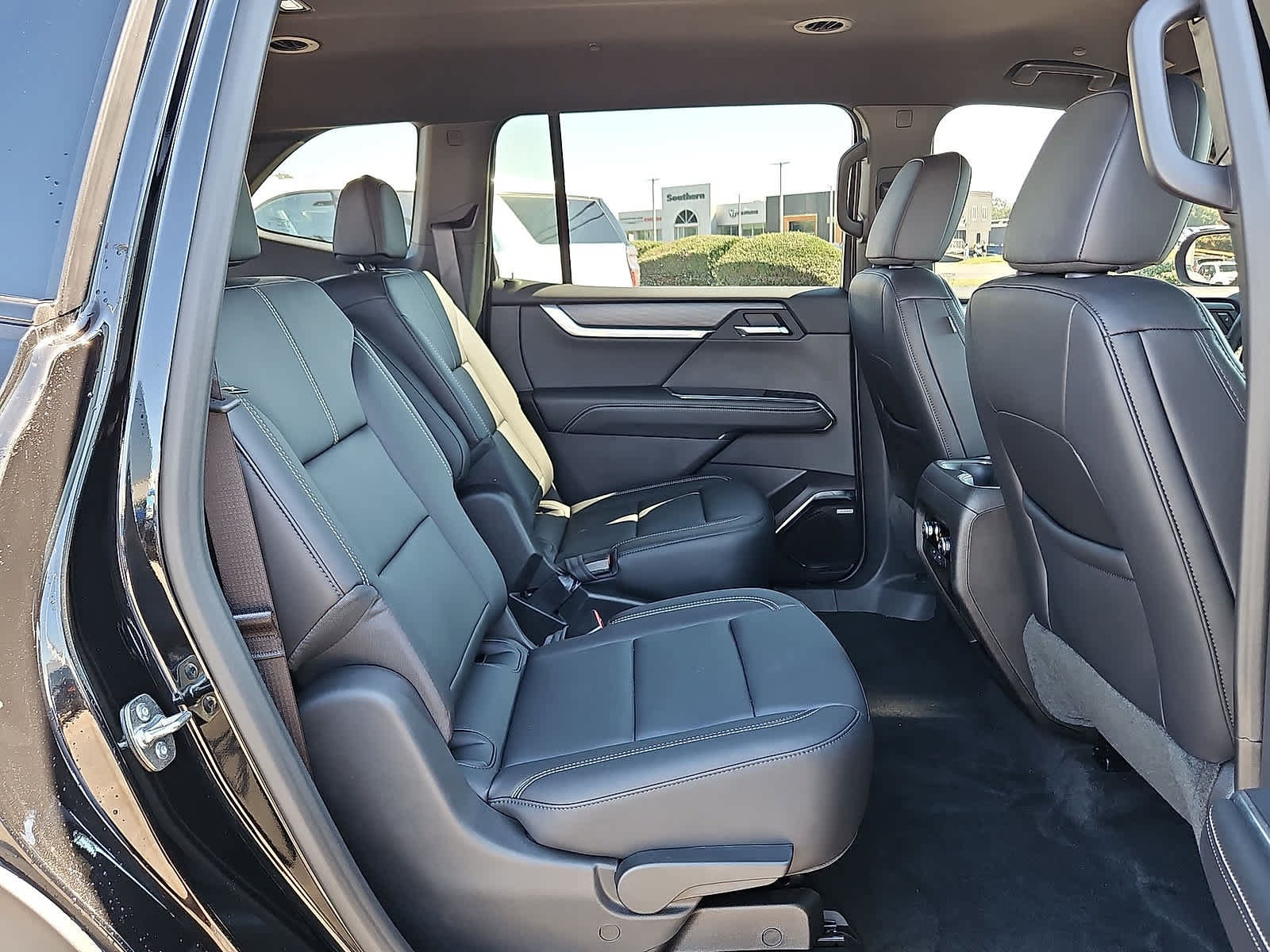 Used 2026 GMC Acadia Elevation w/ Elevation Premium Package FWD image 33