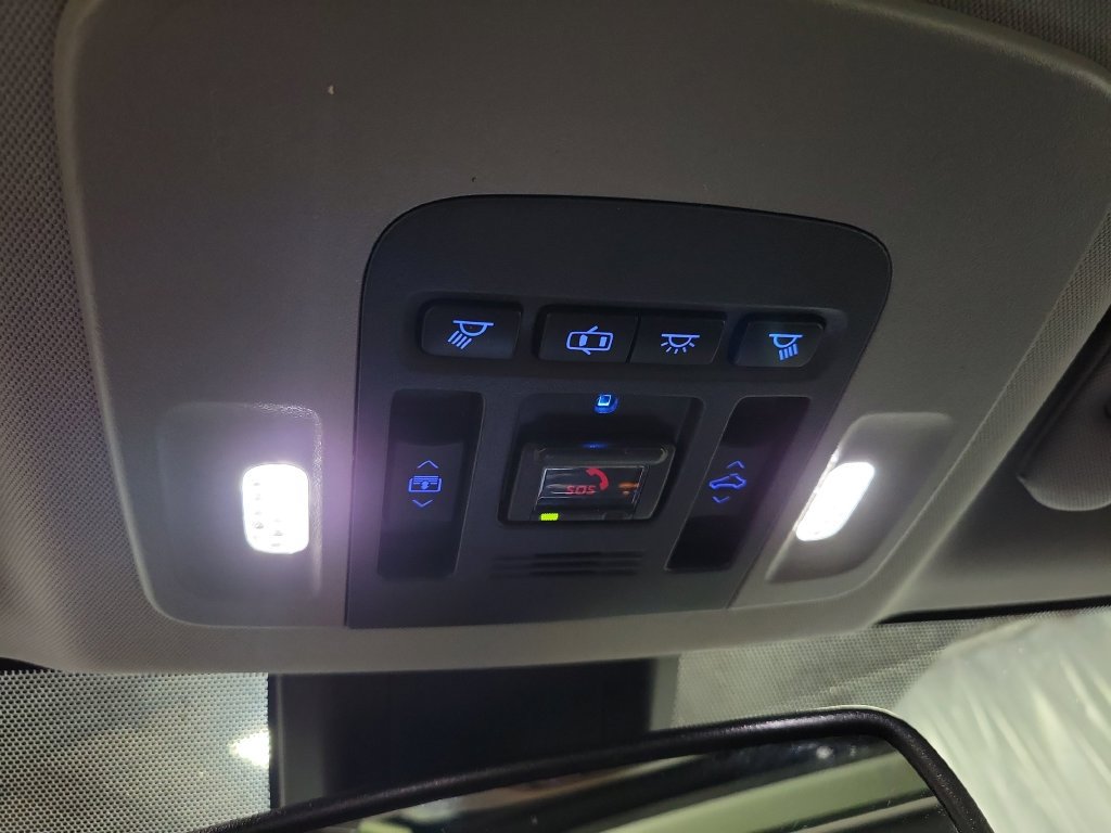Used 2020 Toyota Camry XSE w/ Navigation Package FWD image 24