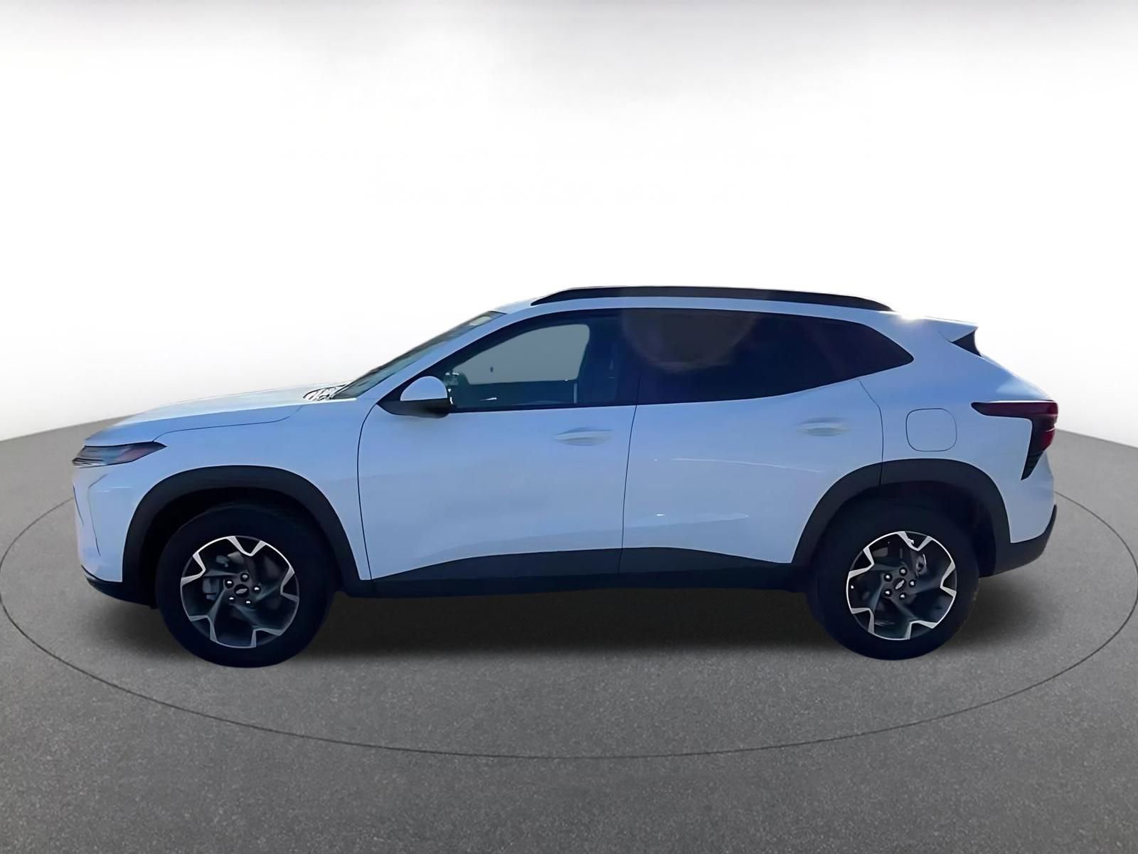 Used 2025 Chevrolet Trax LT image 9