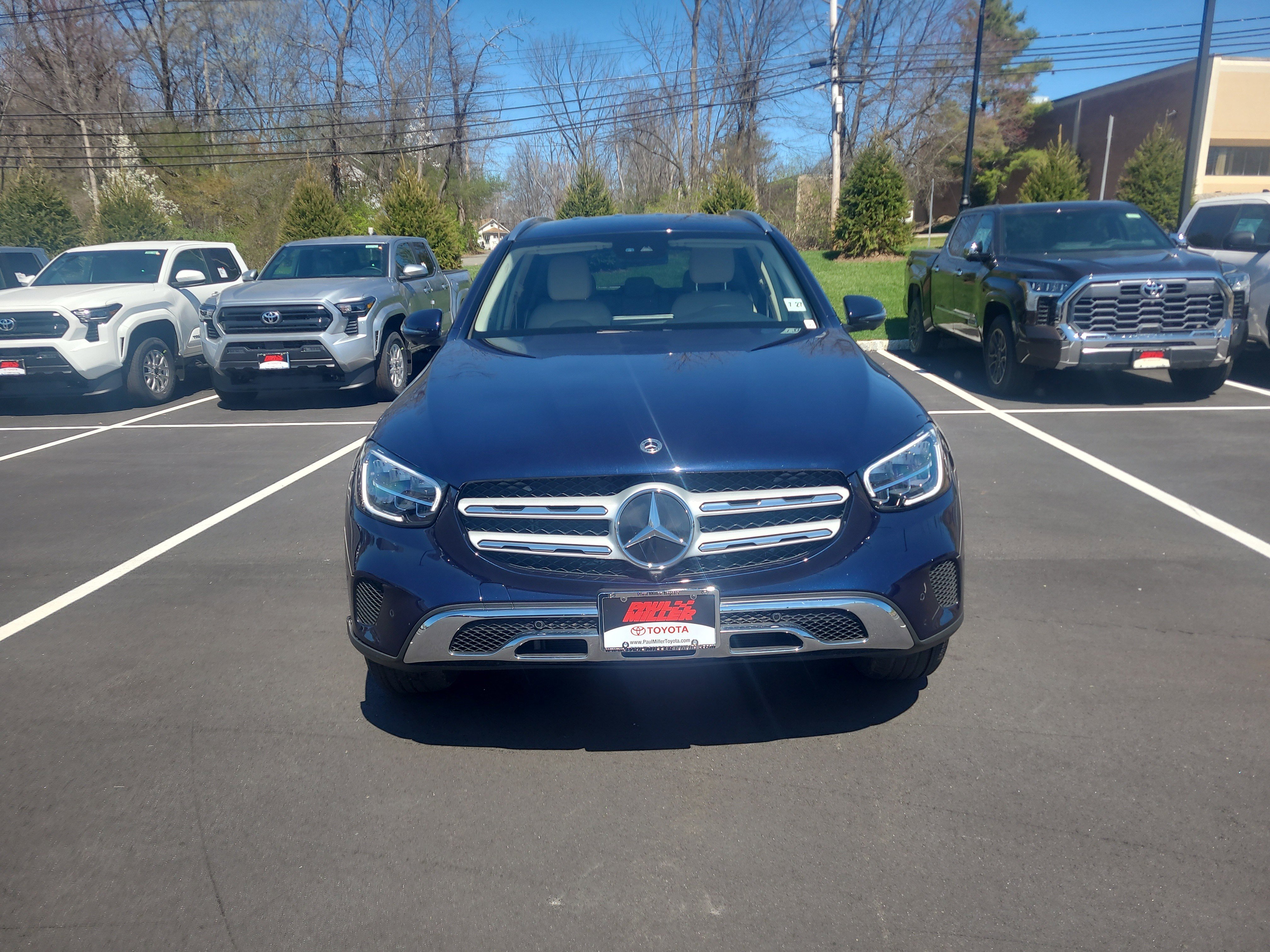 Used 2022 Mercedes-Benz GLC 300 4MATIC image 2