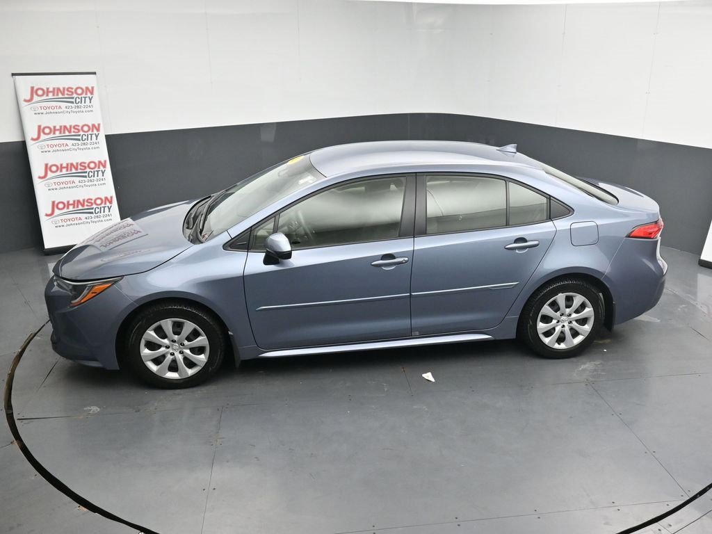 Used 2023 Toyota Corolla LE image 28
