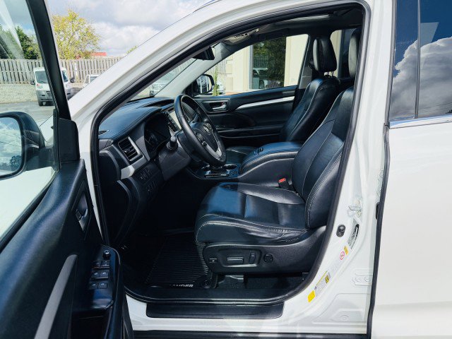 Used 2019 Toyota Highlander XLE image 5