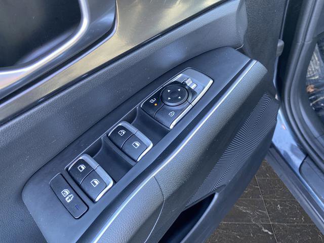 Used 2024 Kia Sorento S image 32