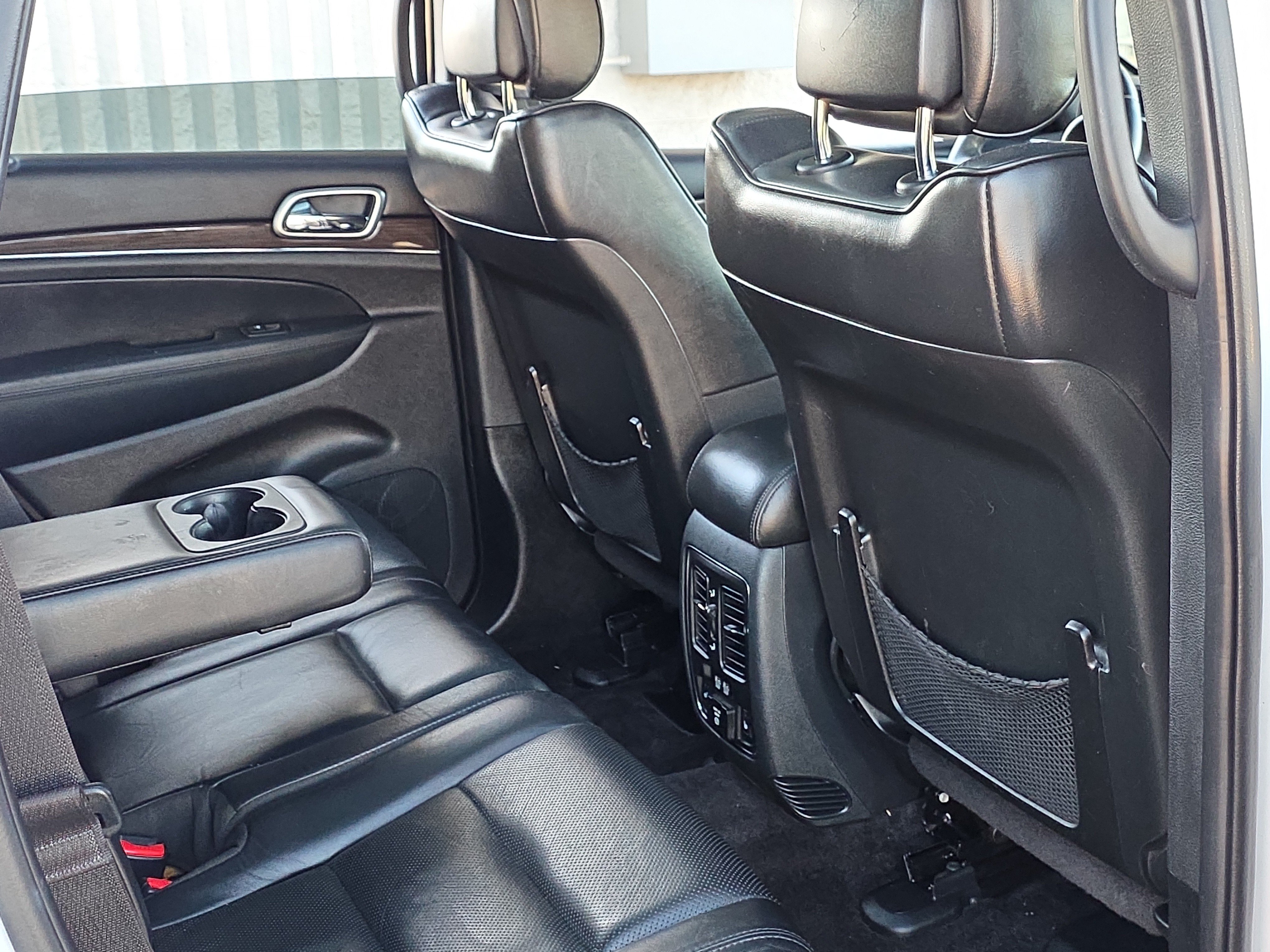 Used 2018 Jeep Grand Cherokee Overland AWD/4WD image 25