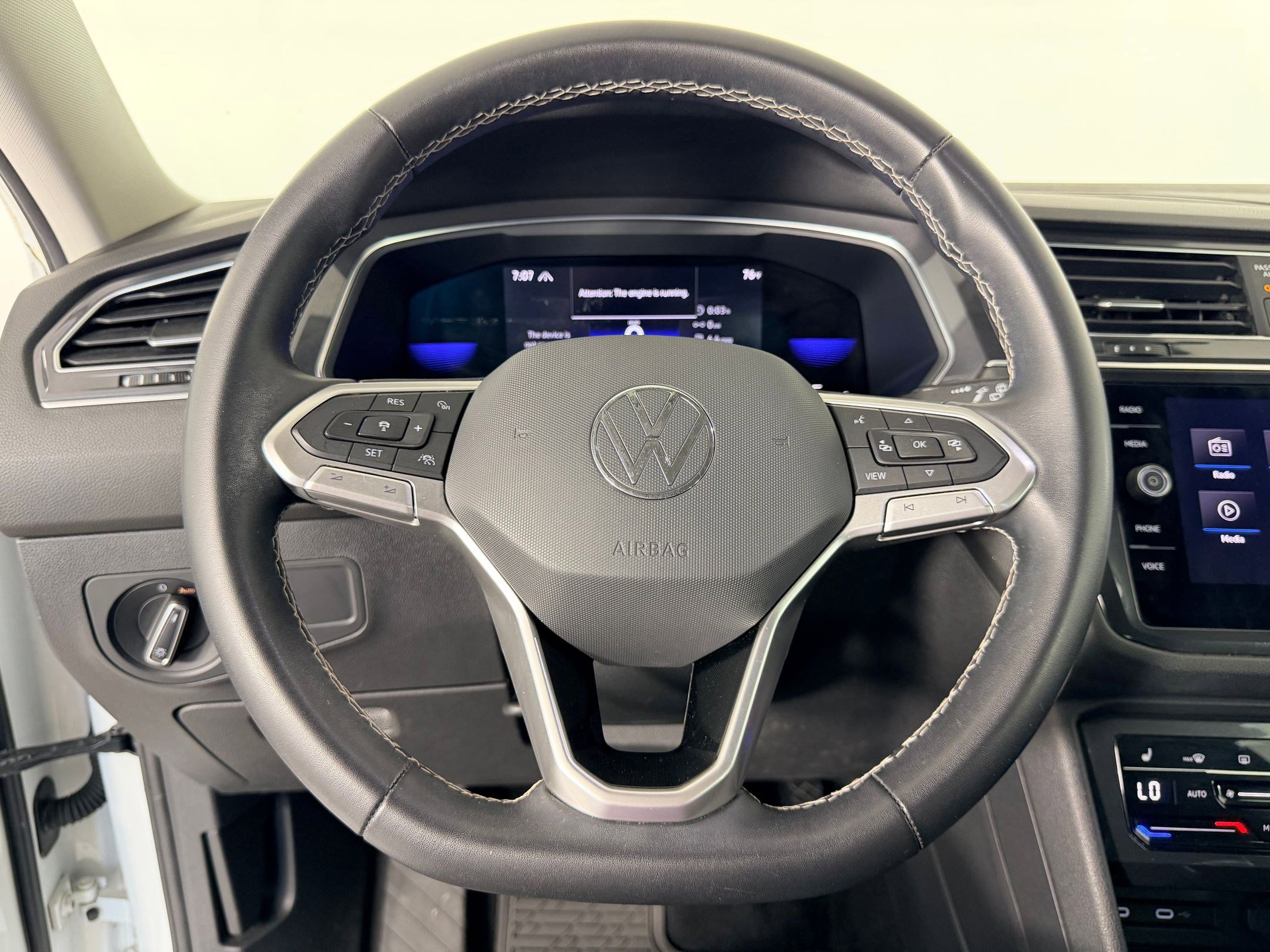 Used 2022 Volkswagen Tiguan SE AWD/4WD image 15