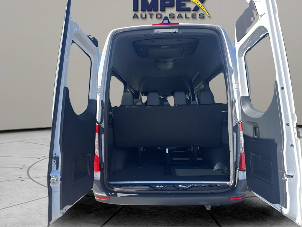 Used 2022 Mercedes-Benz Sprinter 2500 image 24
