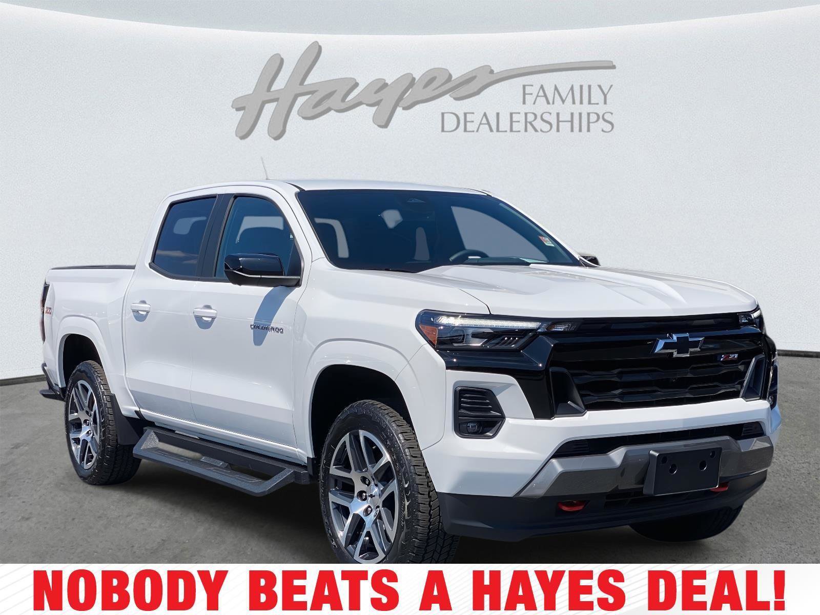 Used 2024 Chevrolet Colorado Z71 w/ Z71 Convenience Package 2