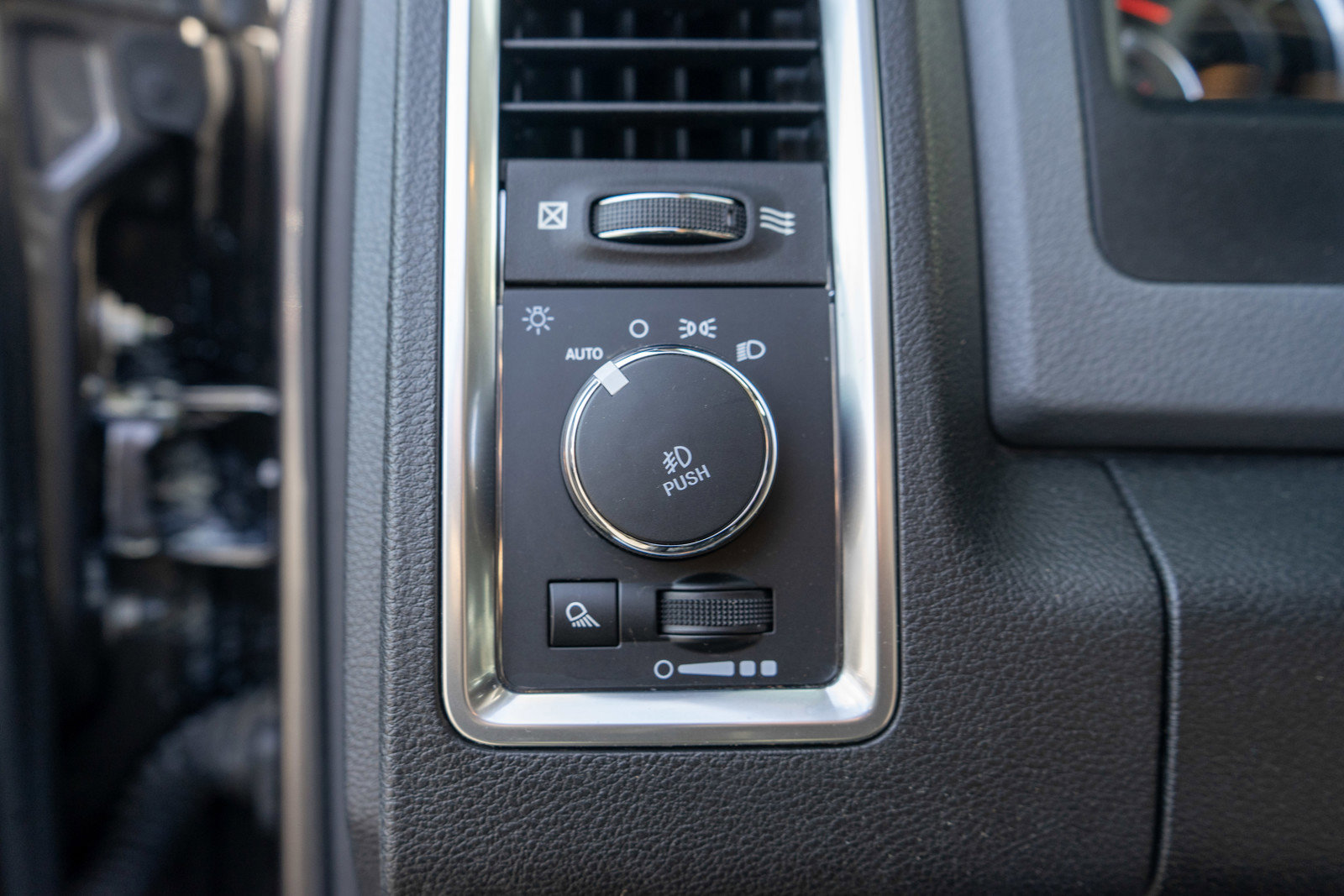Used 2020 RAM 1500 Classic Warlock w/ Electronics Group AWD/4WD image 15