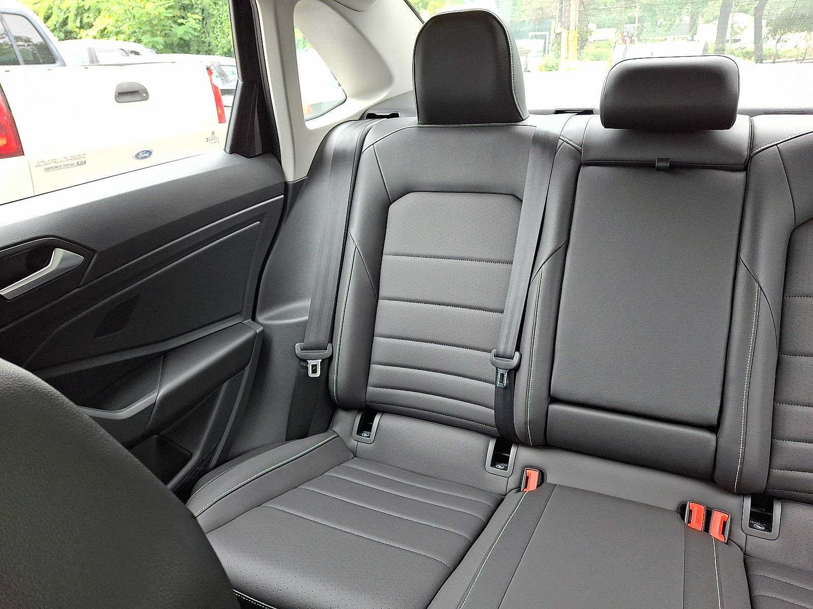 Used 2023 Volkswagen Jetta SE w/ Panoramic Sunroof Package FWD image 12