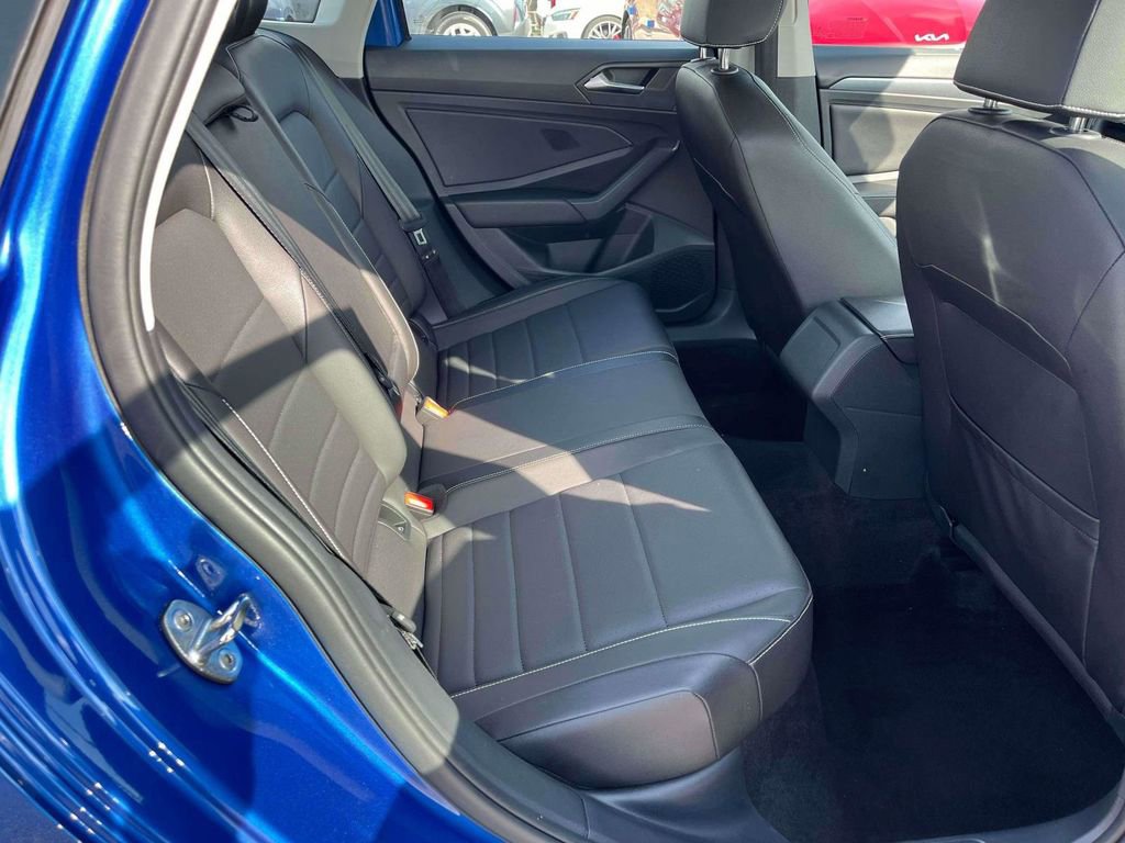 Used 2024 Volkswagen Jetta SE image 7