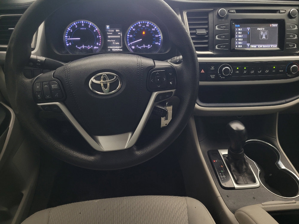 Used 2018 Toyota Highlander LE image 22