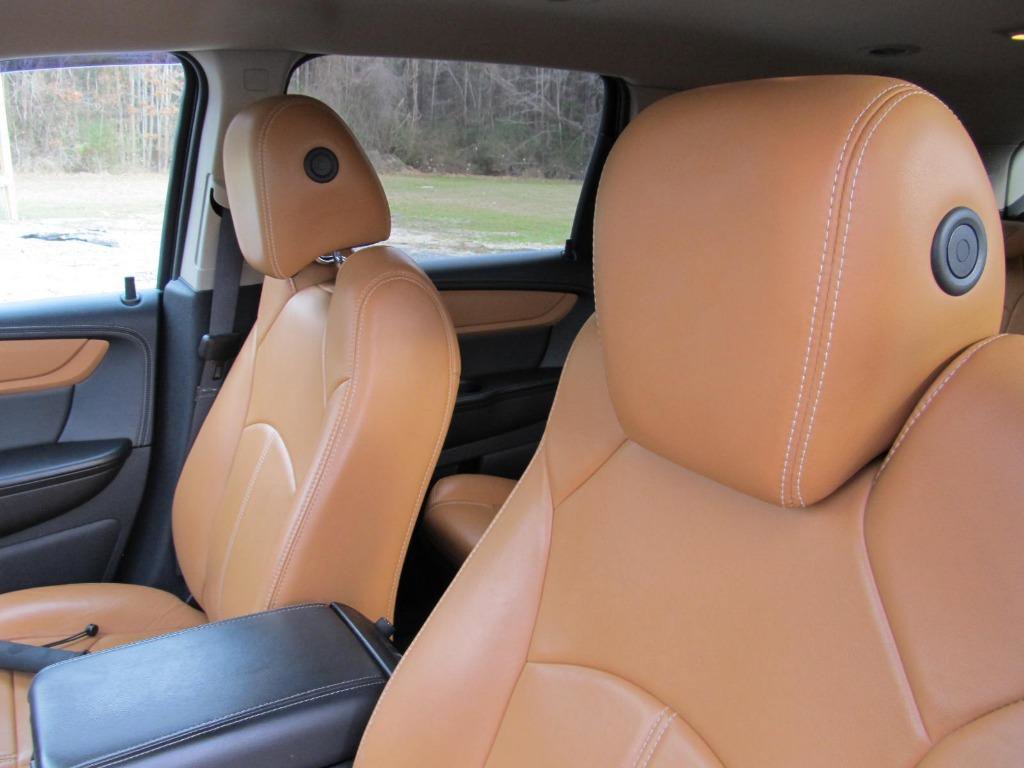 Used 2013 Chevrolet Traverse LT image 18