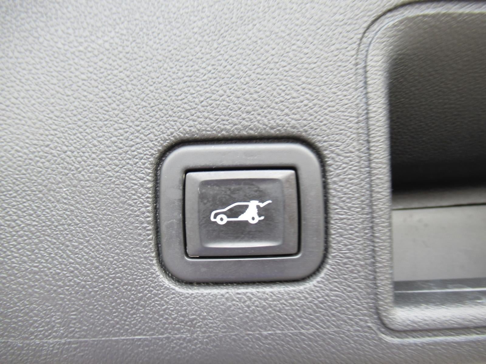 Used 2020 GMC Terrain SLE w/ Driver Convenience Package AWD/4WD image 30