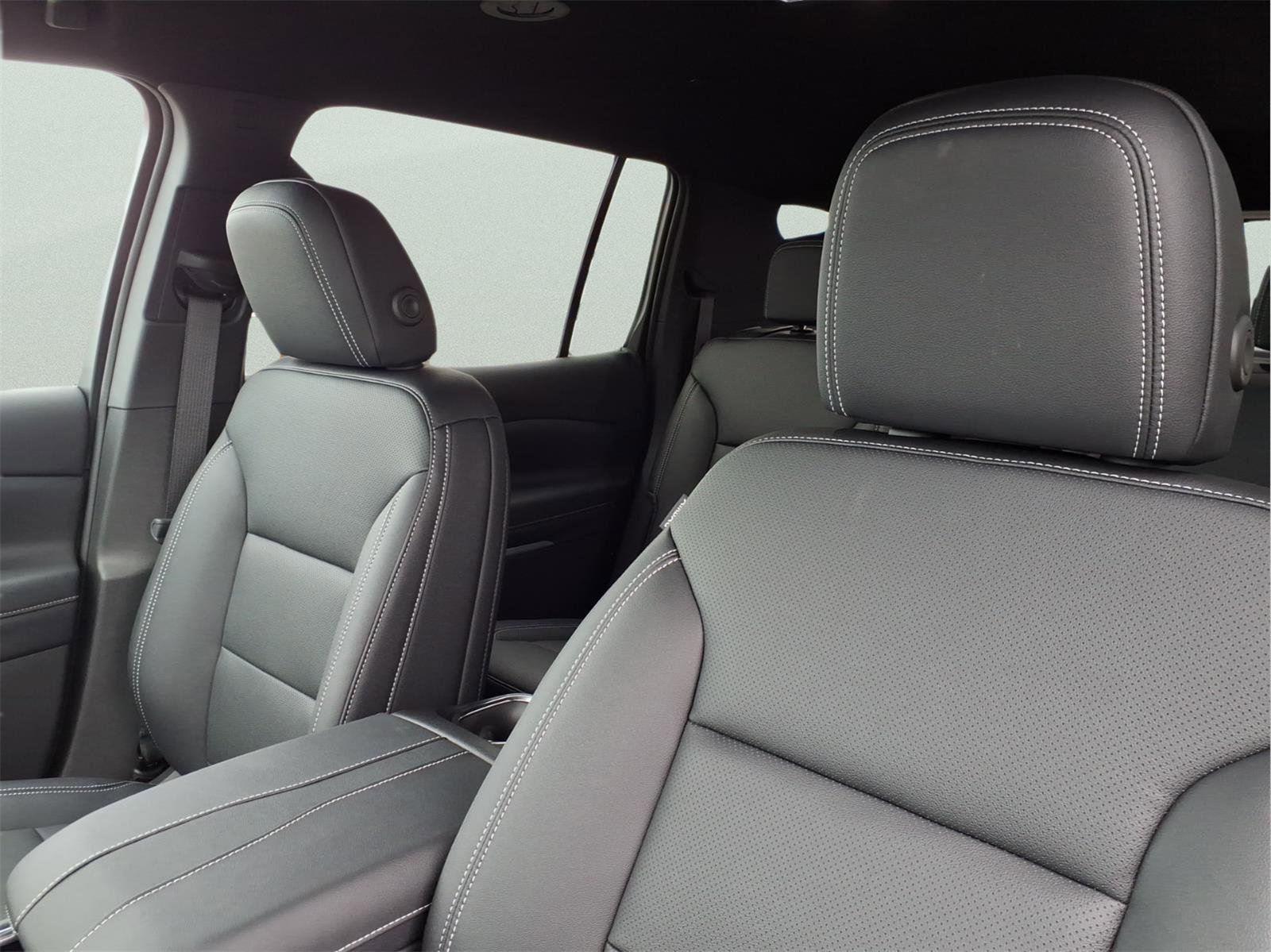 New 2026 Chevrolet Traverse LT image 17