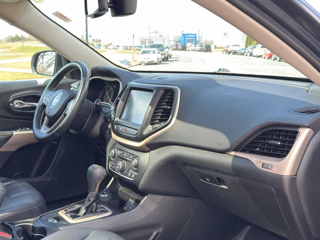 Used 2018 Jeep Cherokee Limited image 30